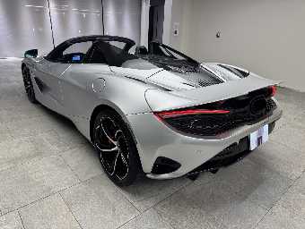 MCLAREN 750S 2025 Image 15