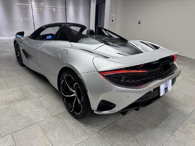 MCLAREN 750S 2025 Image 21