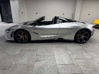 MCLAREN 750S 2025 Image 16