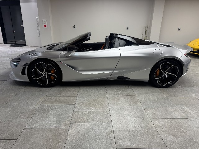 MCLAREN 750S 2025 Image 22