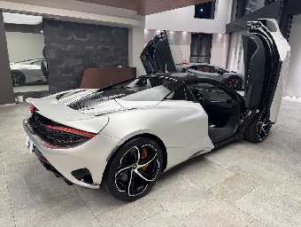 MCLAREN 750S 2025 Image 21