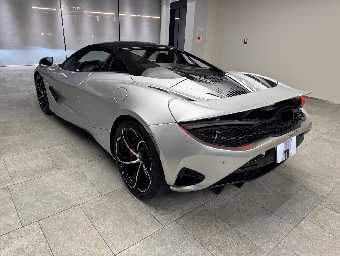 MCLAREN 750S 2025 Image 31