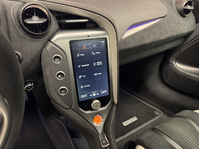 MCLAREN 750S 2025 Image 67