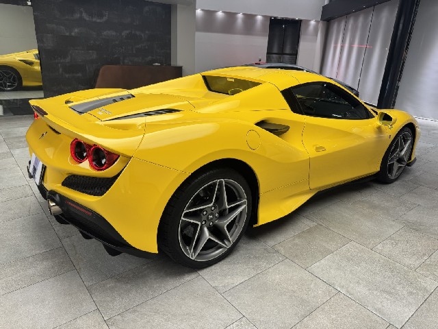 FERRARI F8 SPIDER 2021 Image 19