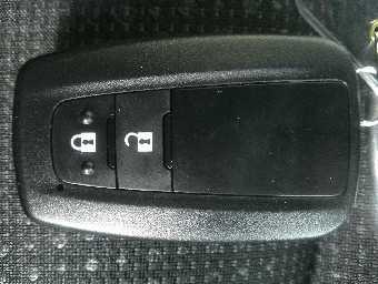 TOYOTA PRIUS 2021 Image 8