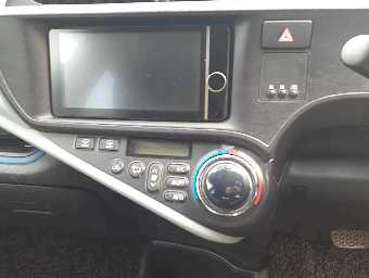 TOYOTA AQUA 2013 Image 12