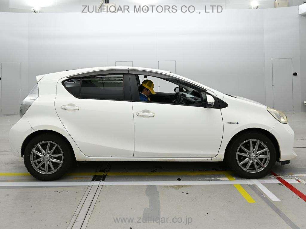 TOYOTA AQUA 2013 Image 3