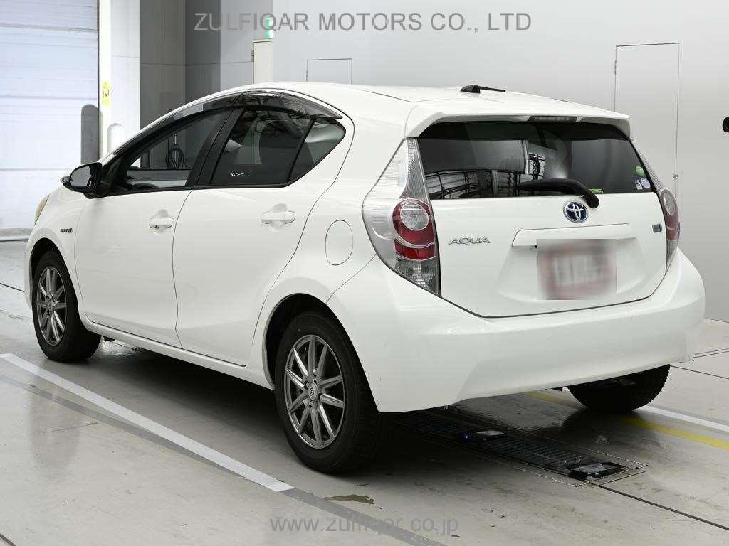 TOYOTA AQUA 2013 Image 6