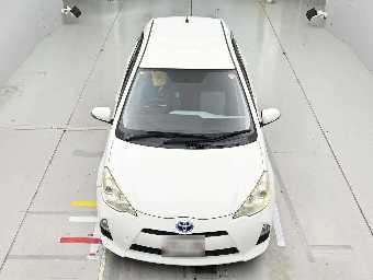 TOYOTA AQUA 2013 Image 7