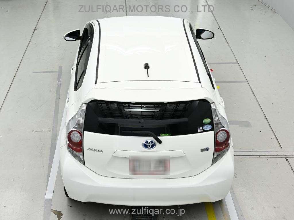 TOYOTA AQUA 2013 Image 8