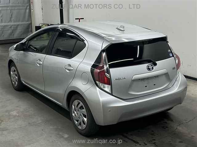 TOYOTA AQUA 2015 Image 2