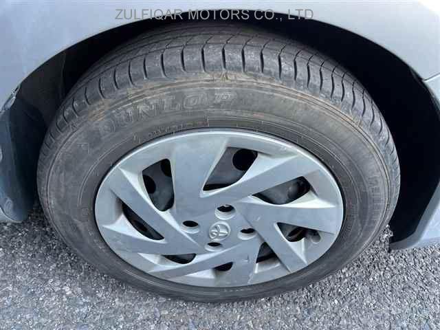 TOYOTA AQUA 2015 Image 9