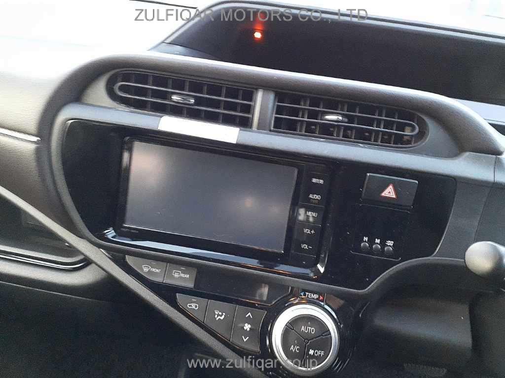 TOYOTA AQUA 2015 Image 12