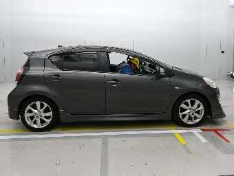 TOYOTA AQUA 2015 Image 3