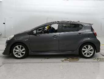 TOYOTA AQUA 2015 Image 4