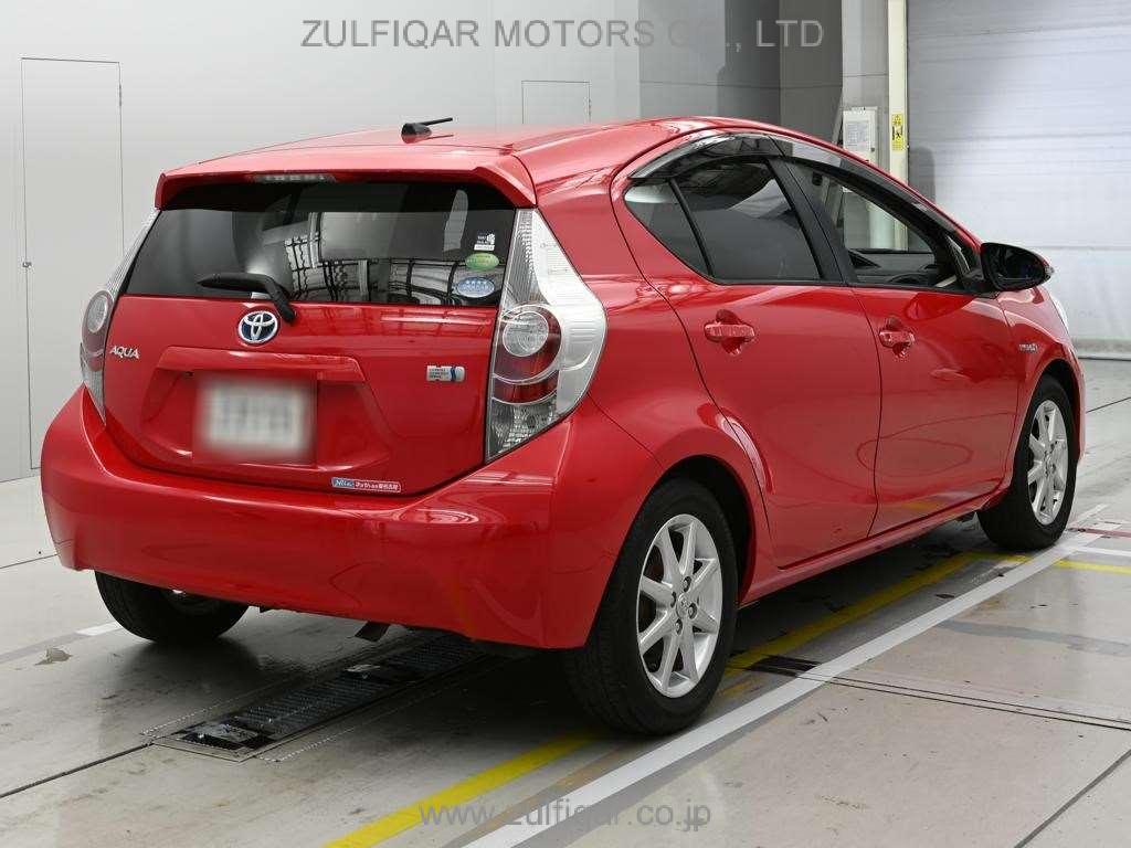 TOYOTA AQUA 2013 Image 2
