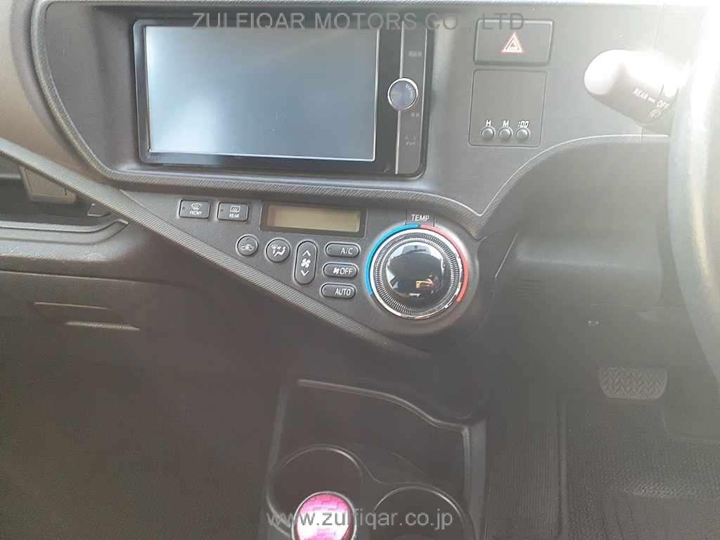 TOYOTA AQUA 2013 Image 12