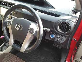 TOYOTA AQUA 2013 Image 9