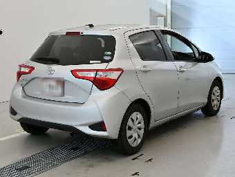 TOYOTA VITZ 2018 Image 2