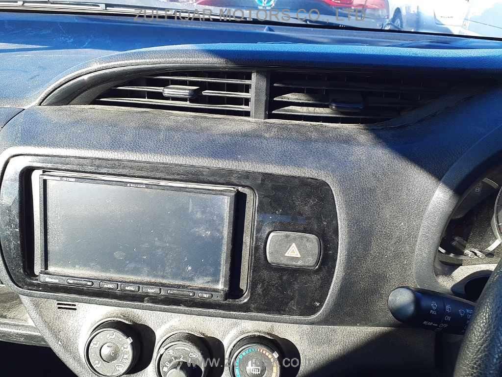 TOYOTA VITZ 2018 Image 12