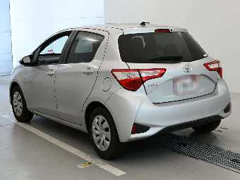 TOYOTA VITZ 2018 Image 6