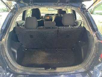 TOYOTA VITZ 2018 Image 9