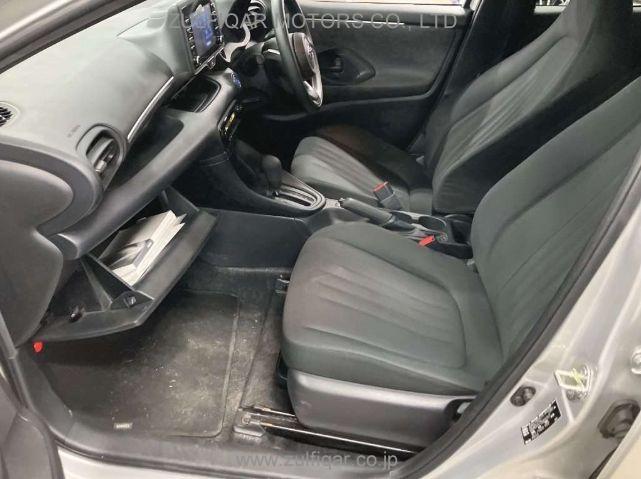 TOYOTA YARIS 2021 Image 11