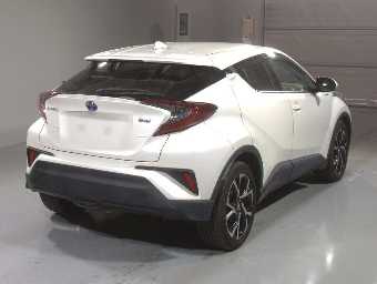 TOYOTA C-HR 2018 Image 2