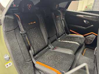 LAMBORGHINI URUS 2025 Image 17