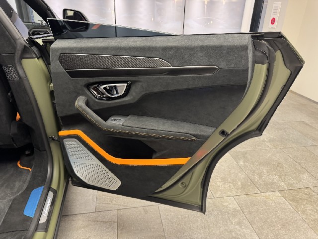 LAMBORGHINI URUS 2025 Image 26