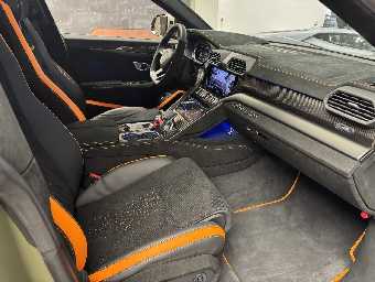 LAMBORGHINI URUS 2025 Image 21