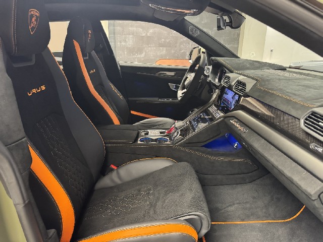 LAMBORGHINI URUS 2025 Image 28