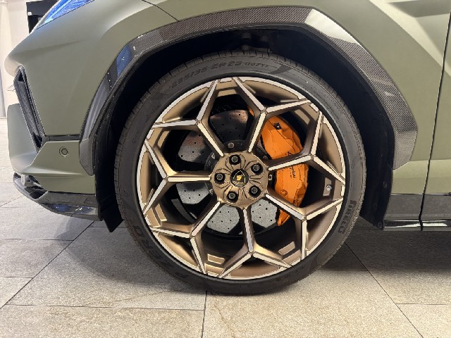 LAMBORGHINI URUS 2025 Image 47