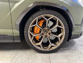 LAMBORGHINI URUS 2025 Image 44