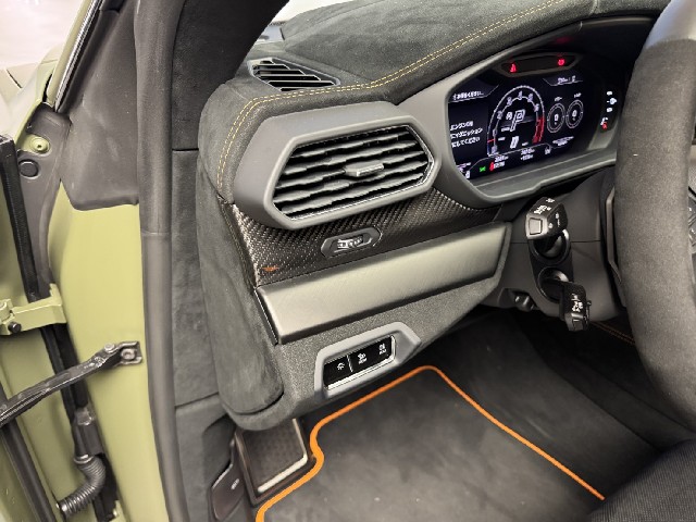 LAMBORGHINI URUS 2025 Image 51