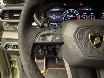 LAMBORGHINI URUS 2025 Image 47