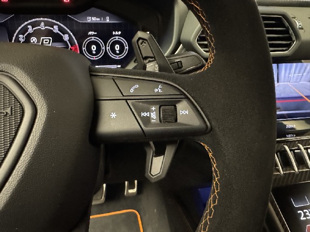 LAMBORGHINI URUS 2025 Image 54