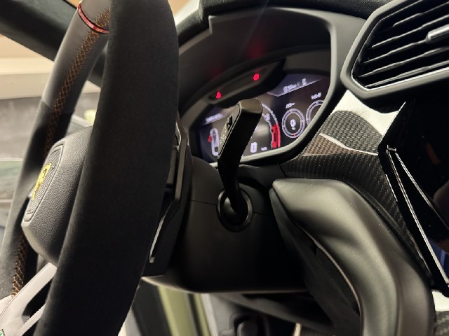 LAMBORGHINI URUS 2025 Image 56