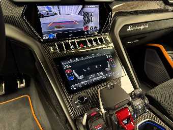 LAMBORGHINI URUS 2025 Image 54