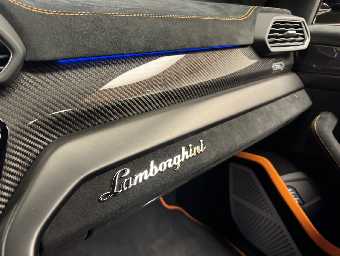 LAMBORGHINI URUS 2025 Image 59