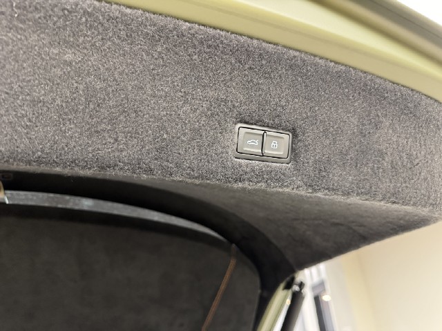 LAMBORGHINI URUS 2025 Image 70