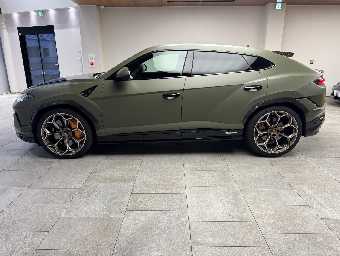 LAMBORGHINI URUS 2025 Image 8