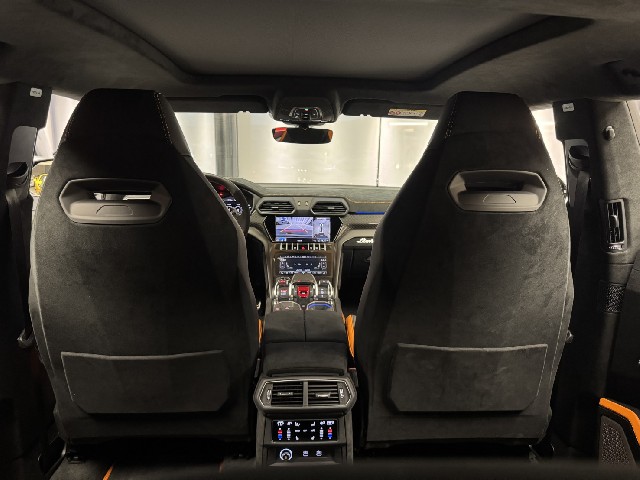 LAMBORGHINI URUS 2025 Image 72