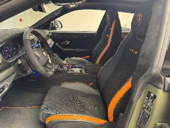 LAMBORGHINI URUS 2025 Image 10