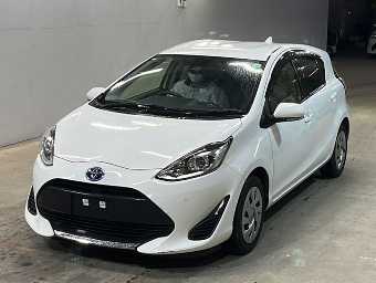 TOYOTA AQUA 2020 Image 1