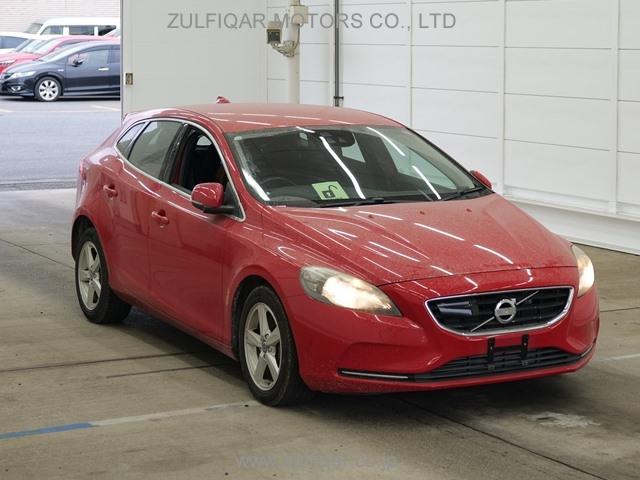VOLVO V40 2016 Image 1