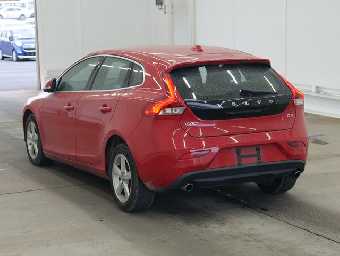 VOLVO V40 2016 Image 2