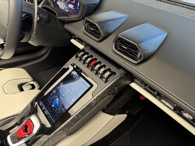 LAMBORGHINI HURACAN 2021 Image 56