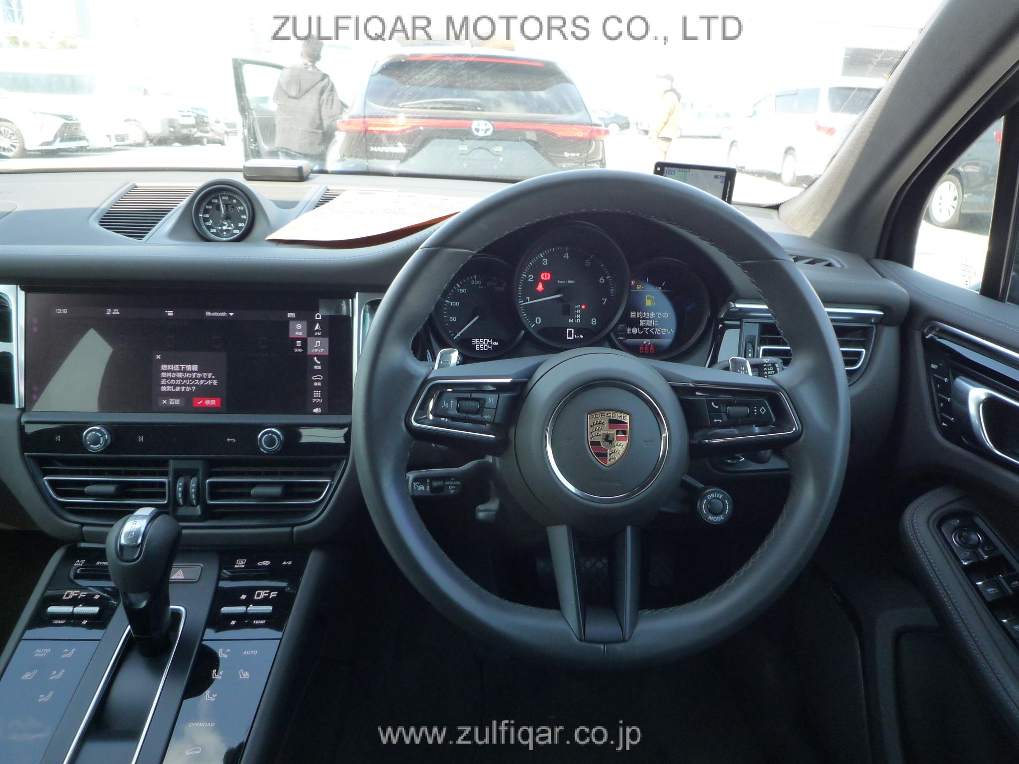 PORSCHE MACAN 2023 Image 11