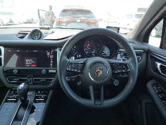 PORSCHE MACAN 2023 Image 6
